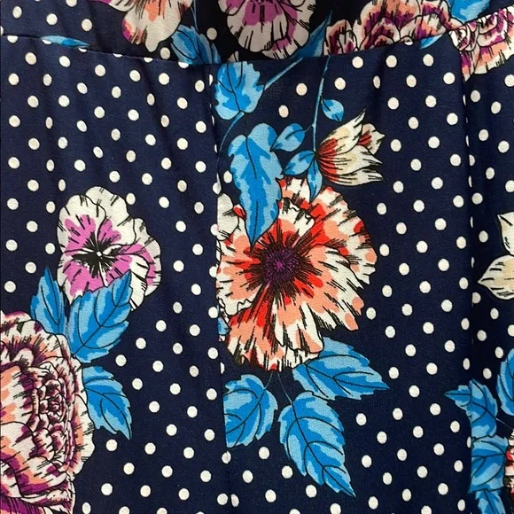 Blue Floral Ankle Cropped Pants - Picture 5 of 9